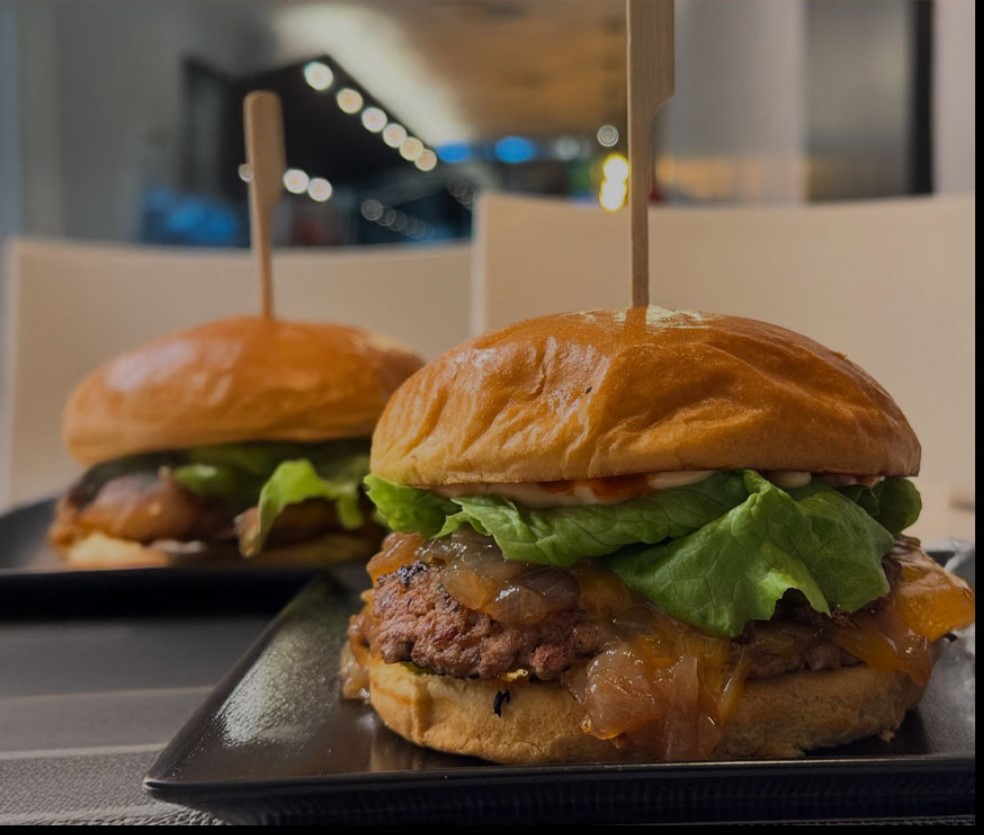 ¿QUÉ TE ESPERA EN MEDINA BAR?